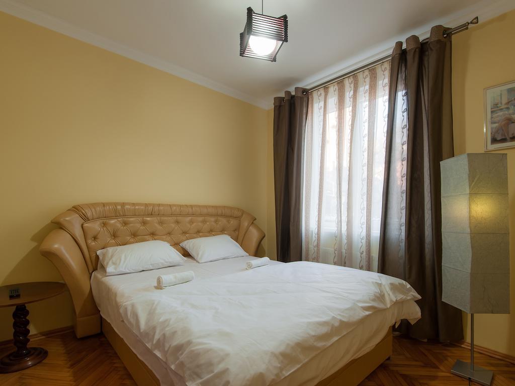 Like Hostel Chernivtsi Phòng bức ảnh