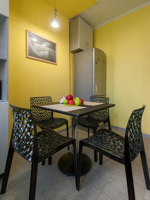 Like Hostel Chernivtsi Ngoại thất bức ảnh