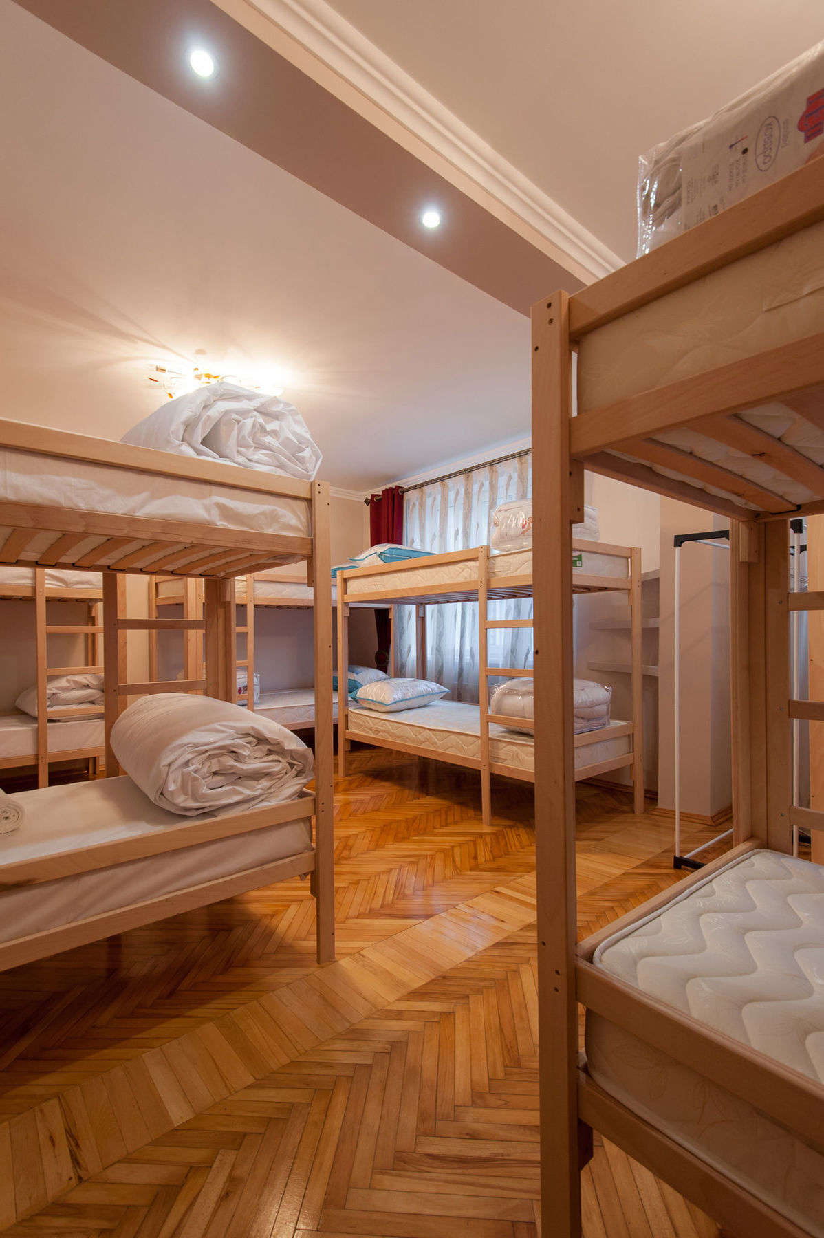 Like Hostel Chernivtsi Ngoại thất bức ảnh